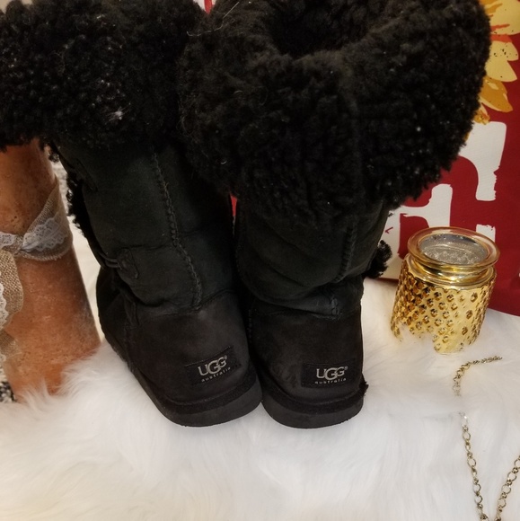 🌻🌺🌻UGG BAILEY 3 BUTTON BOOTS!! - Picture 3 of 8
